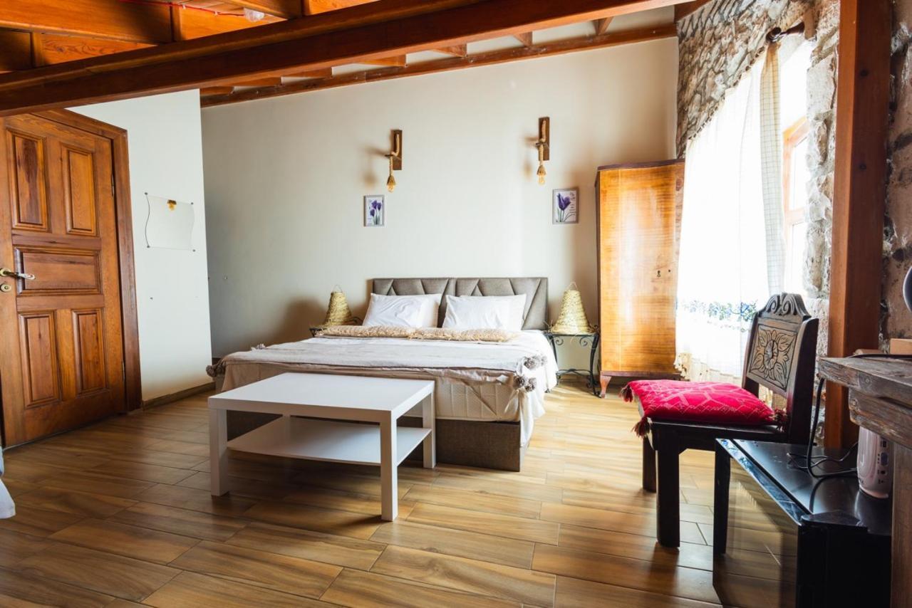 Lavantali Konak Otel Restoran 塞费里希萨尔 外观 照片